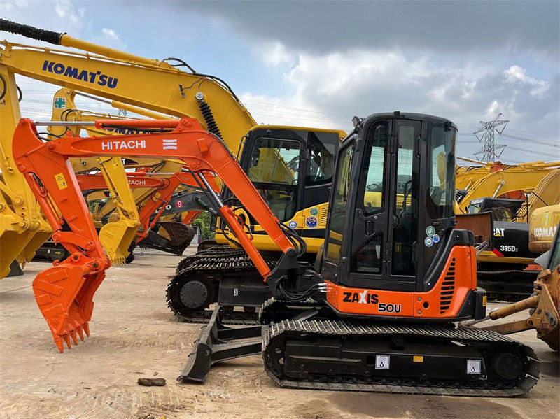 Une mini-excavatrice utilisée de 5 tonnes