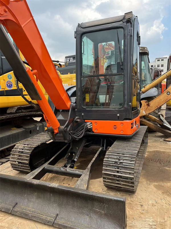Une mini-excavatrice utilisée de 5 tonnes