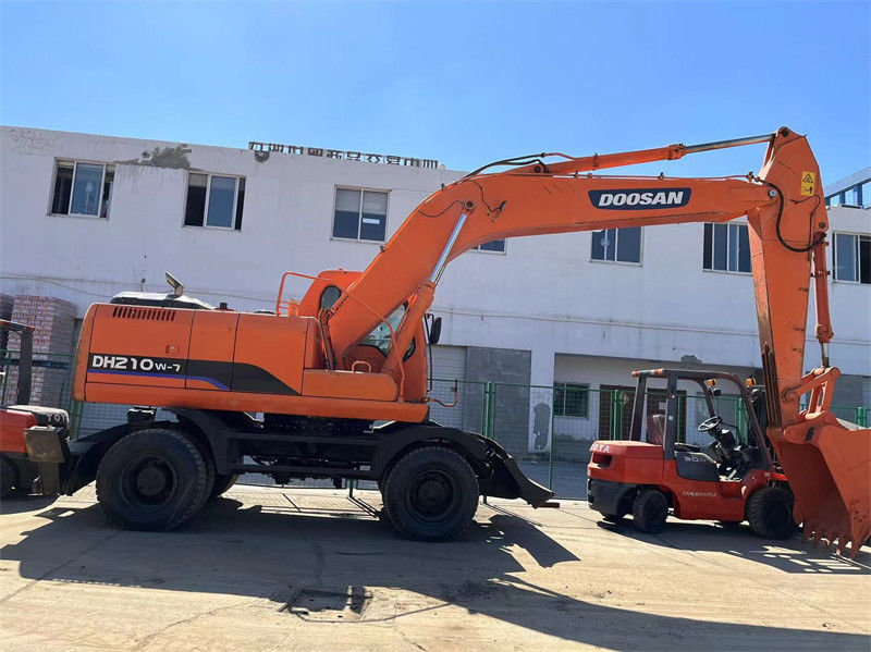 Excavatrice à roues utilisée Doosan DH210W Excavatrice à roues utilisée Doosan 21 Tonnes