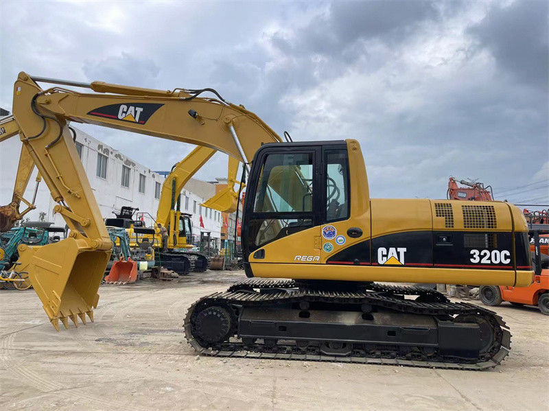Excavateur CAT 320C d'occasion utilisé