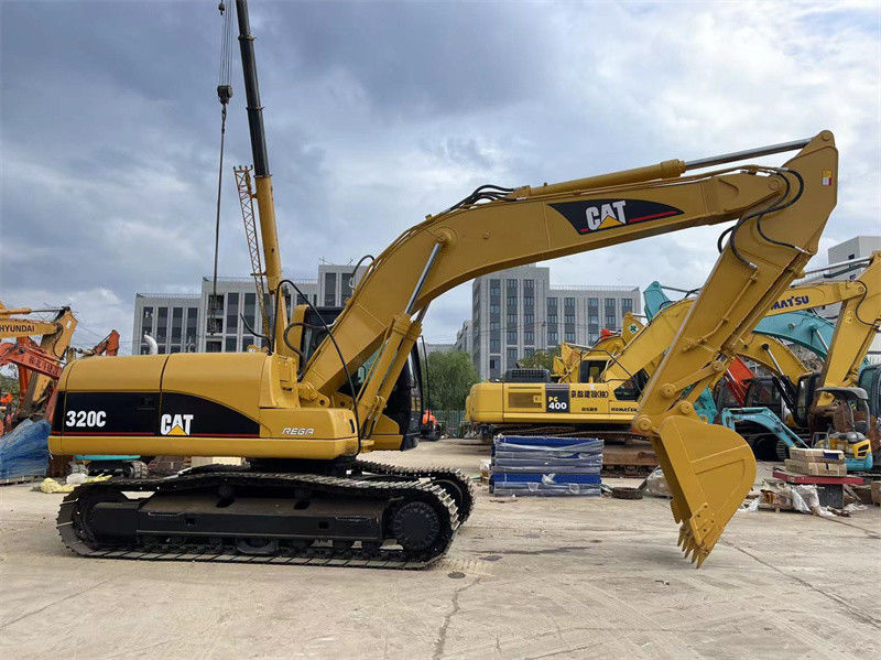 Excavateur CAT 320C d'occasion utilisé