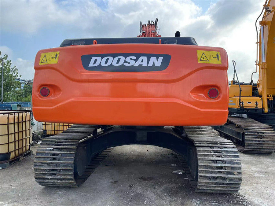 Excavateur Doosan DX225 Usé Fabriqué en Corée Bon état Faible consommation de carburant