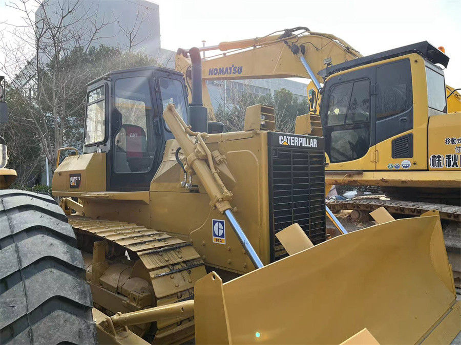 Utilisé CAT Caterpillar D7G Crawler Tractor Bulldozer en bon état avec lame et éventreur