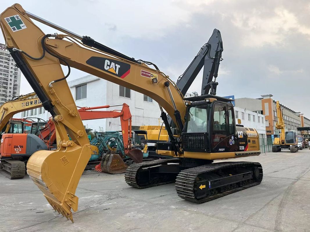 Excavateur hydraulique Caterpillar 323DL utilisé, poids 23 tonnes, moteur CAT C6.6