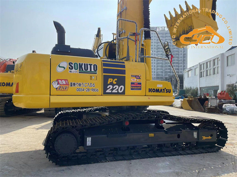Excellent état, utilisé au Japon. Excavateur Komatsu PC220-8 Excavateur à rampe PC200 PC220