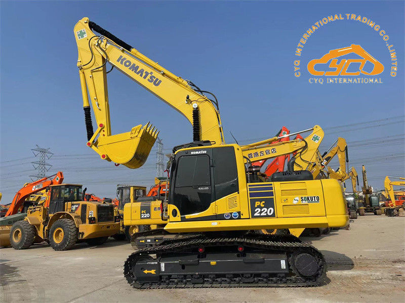 Excellent état, utilisé au Japon. Excavateur Komatsu PC220-8 Excavateur à rampe PC200 PC220