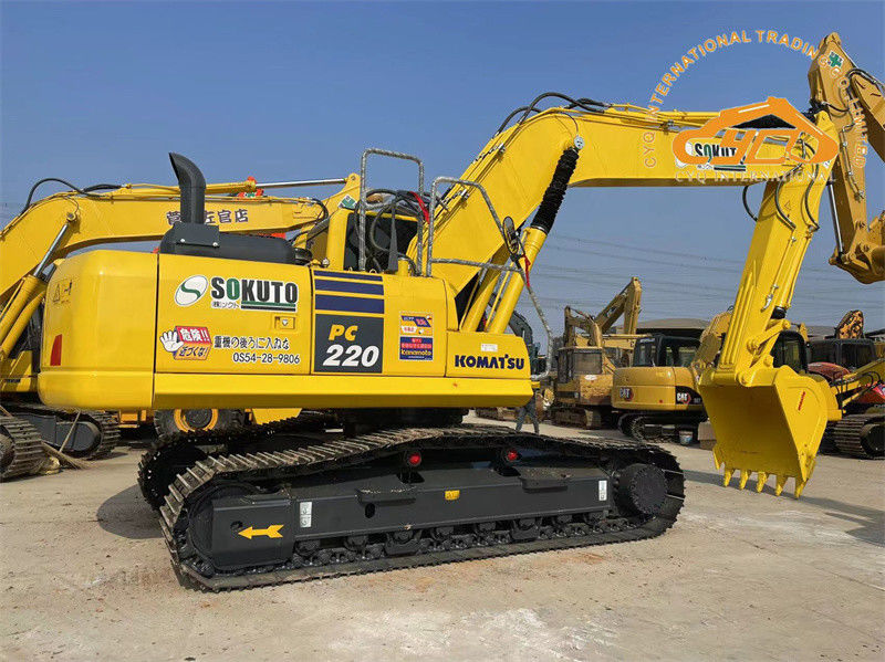 Excellent état, utilisé au Japon. Excavateur Komatsu PC220-8 Excavateur à rampe PC200 PC220