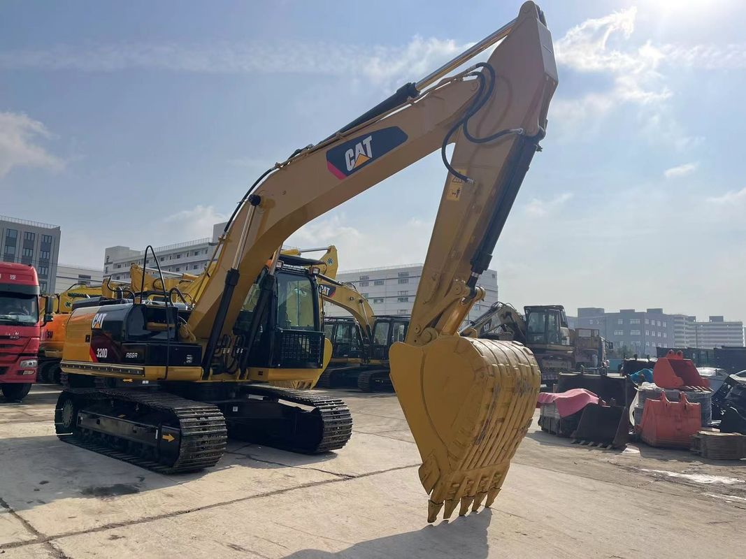 Excavateur Caterpillar 320D d'occasion avec injection 3066 moteur 20 tonnes Excavateur CAT 320 moyen