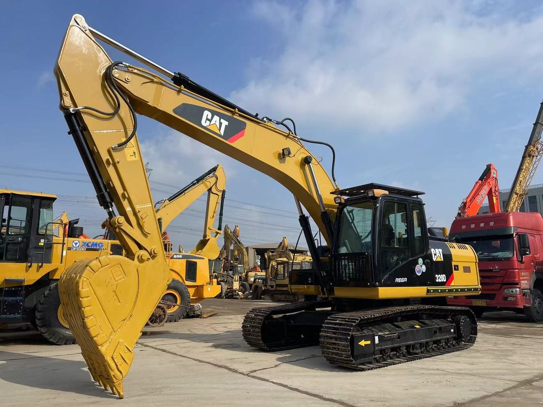 Excavateur Caterpillar 320D d'occasion avec injection 3066 moteur 20 tonnes Excavateur CAT 320 moyen