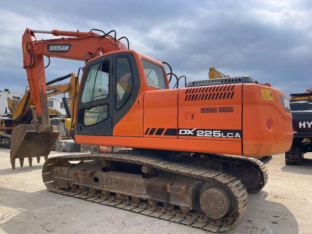 Trouvez votre parfaite correspondance Excavateur Doosan DX225LCA d'occasion de 22 tonnes en excellent état