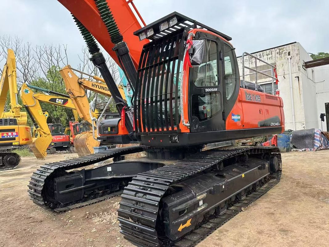 Excavateur Doosan DX340LCA d'occasion de 34 tonnes