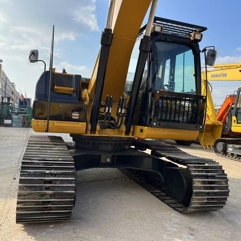 Excavateur de 20 tonnes CAT 320D Excellent état Taille moyenne Pour la construction minière