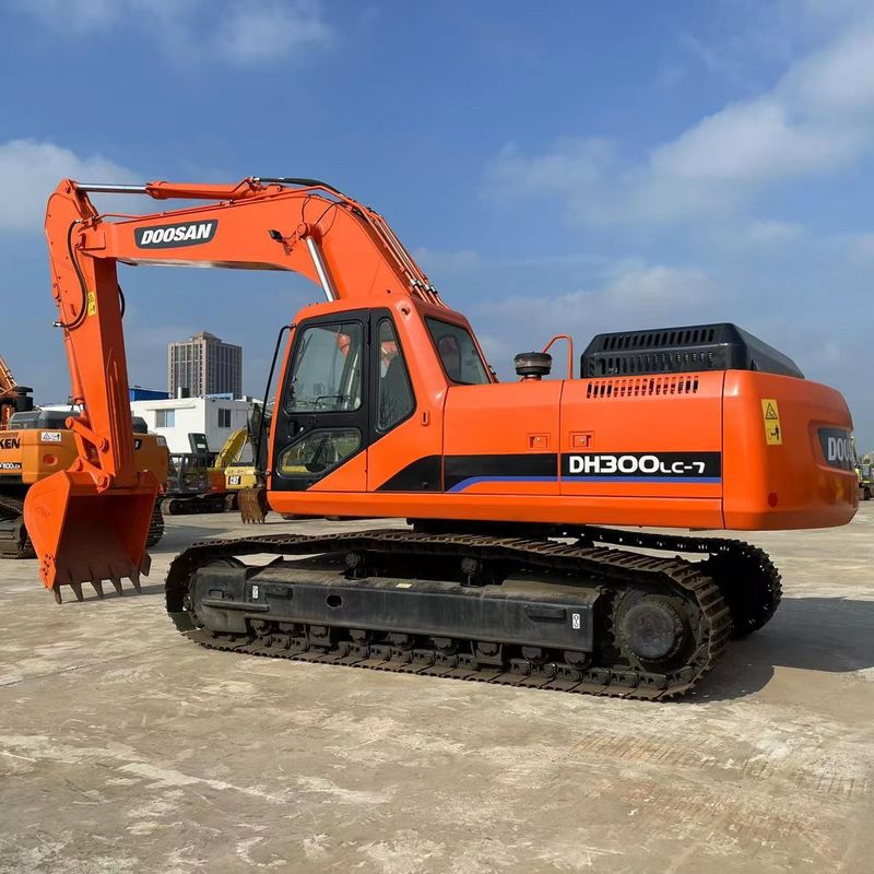 Excavatrice moyenne utilisée Doosan DH300 de 30 tonnes