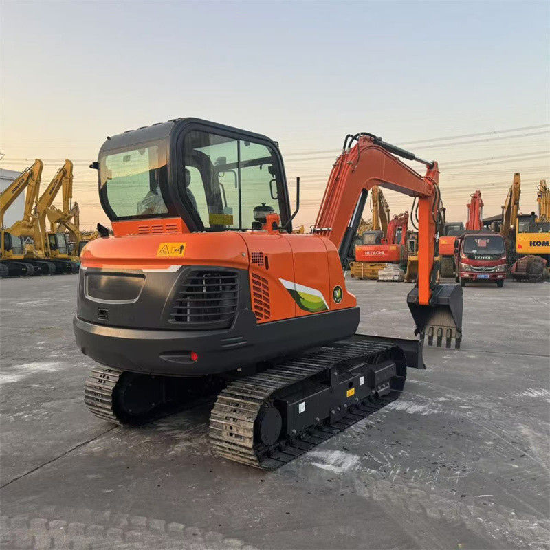 Une toute nouvelle mini-excavatrice Doosan DX60E-10N de 6 tonnes