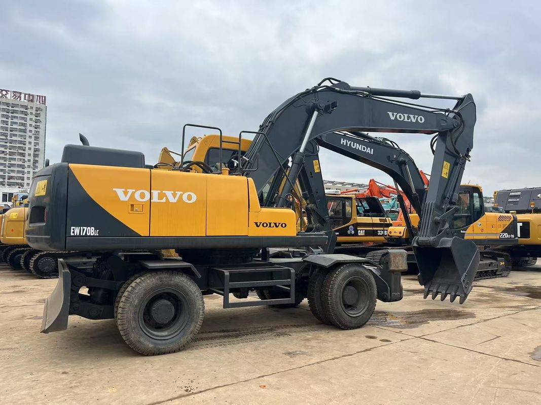 Excavateur à roues volvo EW170 à haute performance utilisé