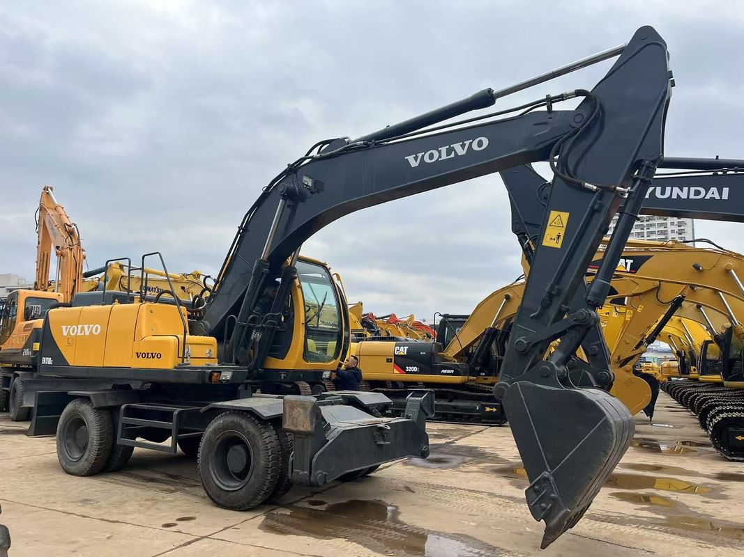 Excavateur à roues volvo EW170 à haute performance utilisé