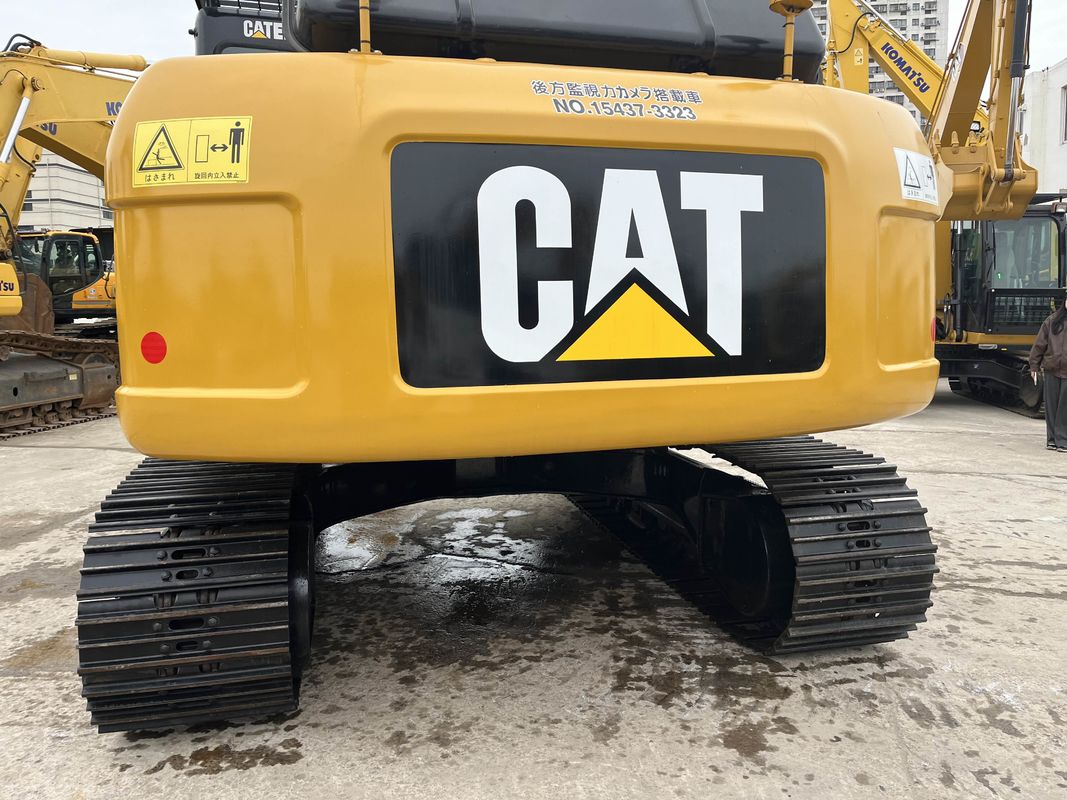 Excavateur à chenille CAT 323DL utilisé pour la construction