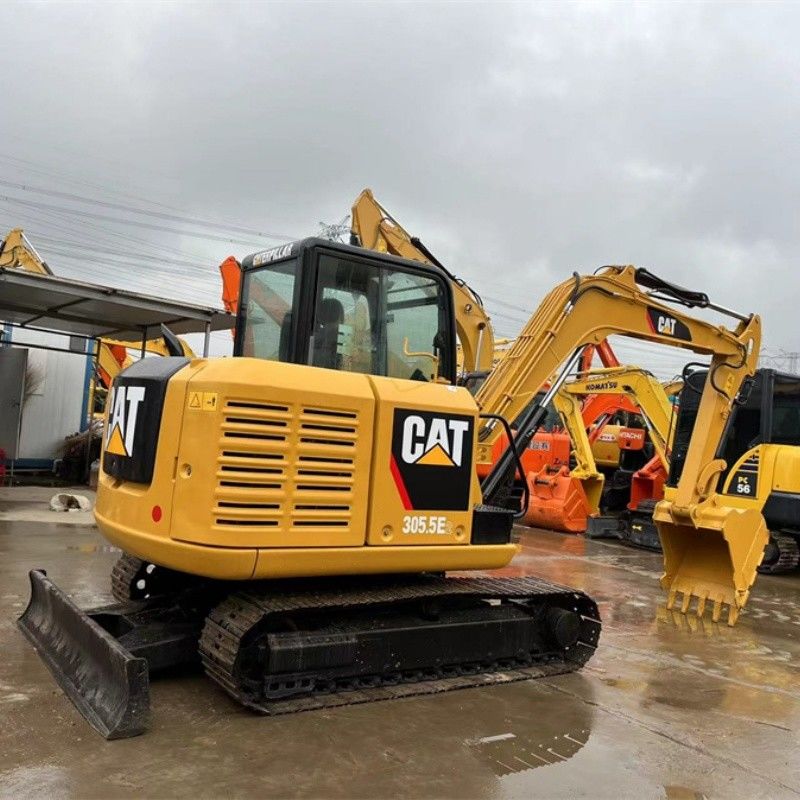Petite excavatrice de 5 tonnes CAT 305.5E2 avec moteur diesel C2.