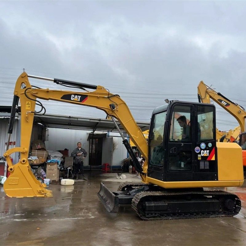 Petite excavatrice de 5 tonnes CAT 305.5E2 avec moteur diesel C2.