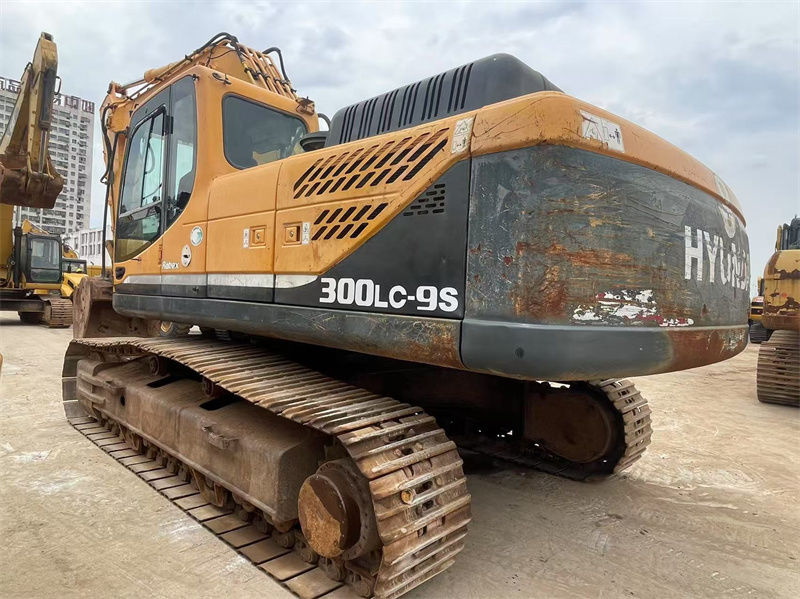 Pelle hydraulique Hyundai R300LC-9S d'occasion à vendre, bien entretenue, prête à l'emploi