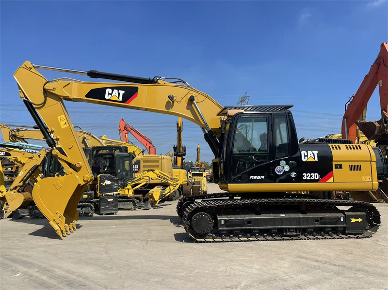 Pelle sur chenilles CAT 23 tonnes d'occasion 323DL Pelle Caterpillar 320 323 d'occasion