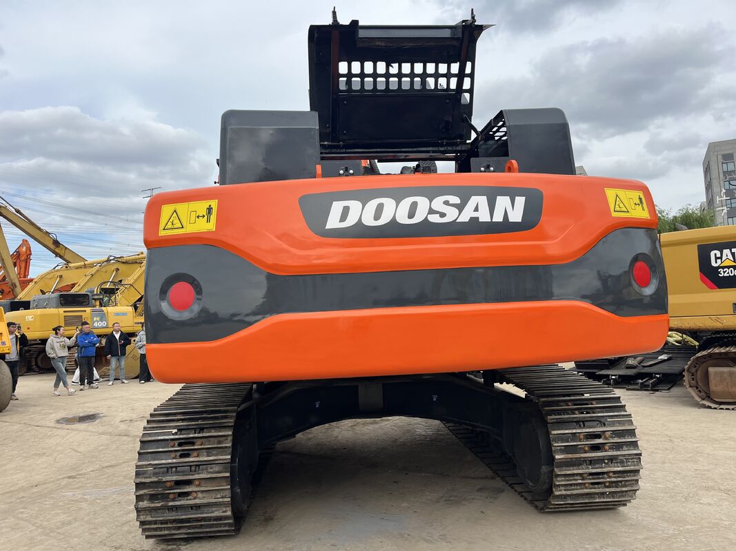 Excavateur hydraulique Doosan DX340LC-9C d'occasion avec 184 kW de puissance du moteur et 1,5 m3 de capacité de seau pour le déplacement de la terre