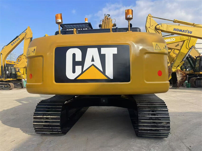 Excavateur Caterpillar 320D d'occasion avec moteur Caterpillar C6.4 et capacité de seau de 1,2 m3 pour la construction lourde