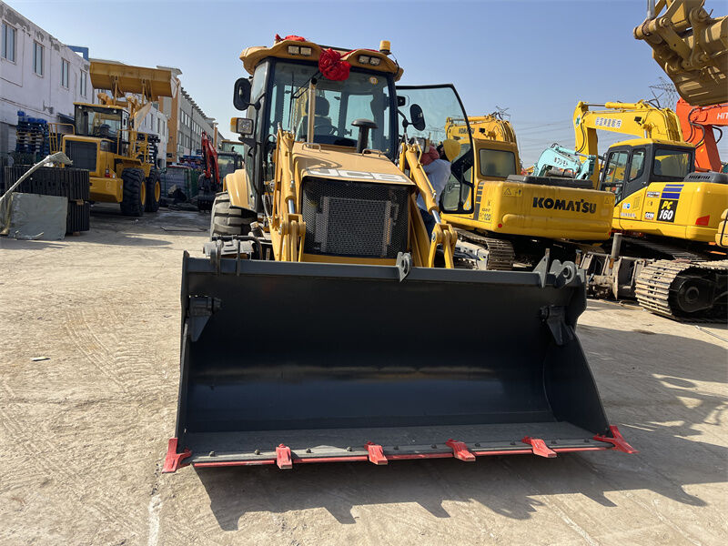 Engins de chantier en bon état, marque JCB 3CX, pelle rétro neuve à vendre