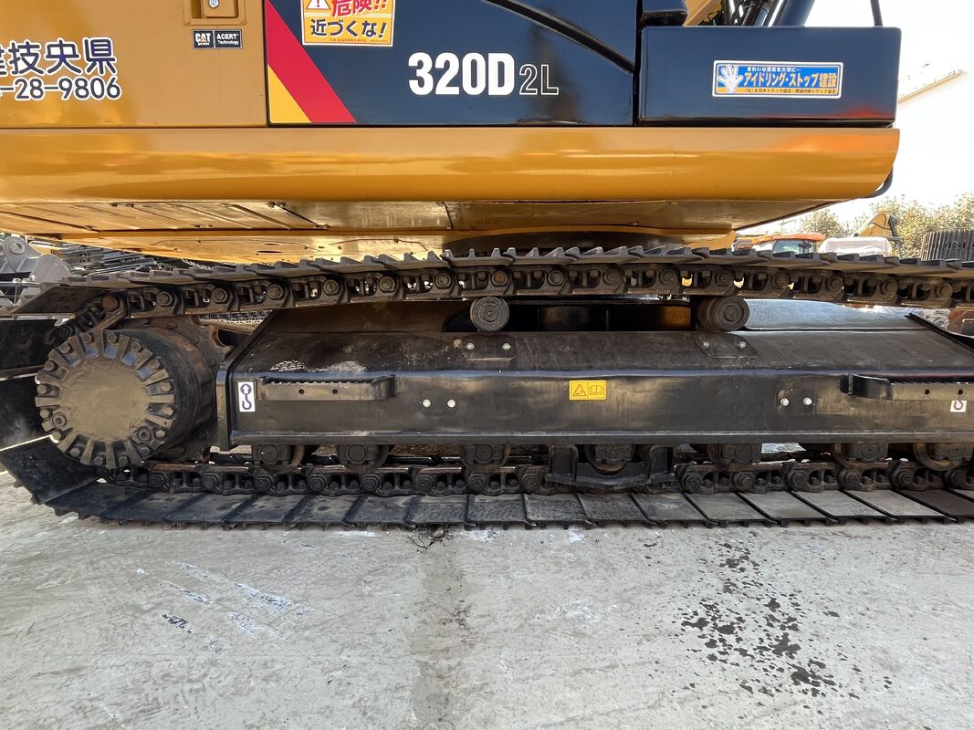 Excavateur Cat 320D2L d'occasion avec rapport de machines testées et moteur original pour des opérations de construction fiables