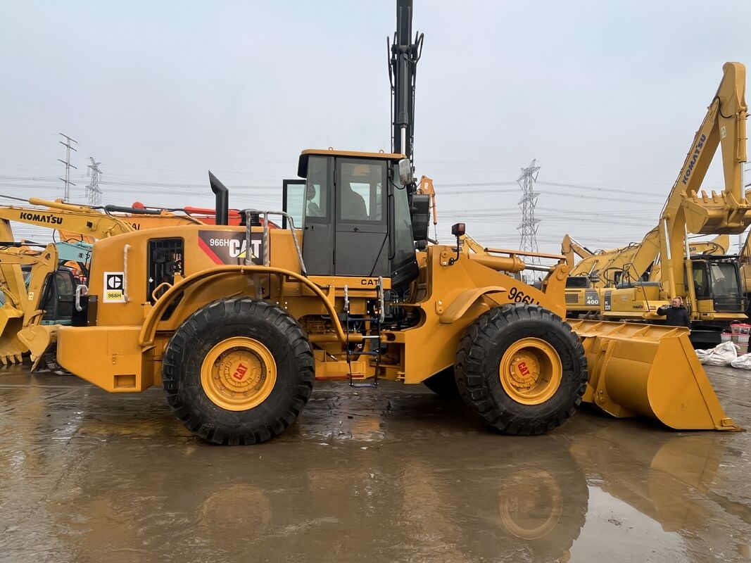 Chargeur à roues d'occasion CAT 966H avec une force de rupture élevée et un groupe motopropulseur robuste offrant des performances dans des environnements industriels difficiles