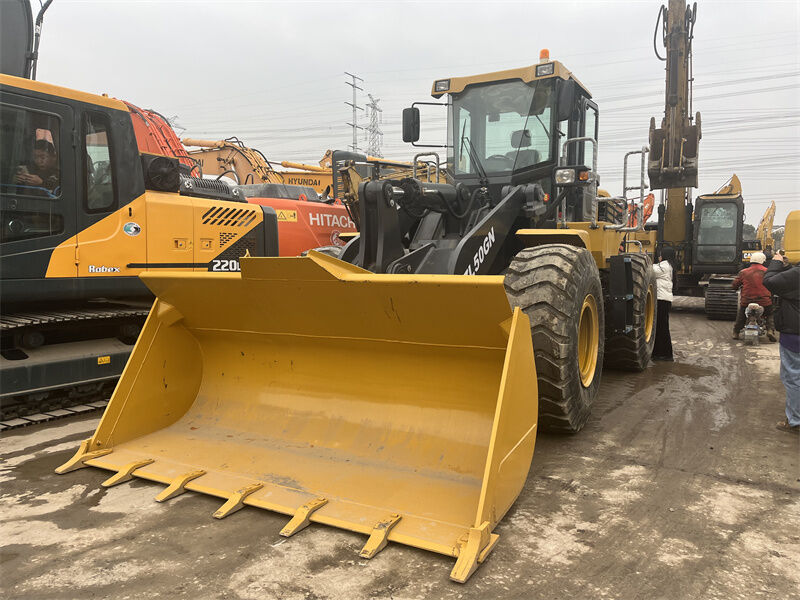 Chargeur XCMG ZL50GN d'occasion en bon état, matériau lourd, pour chargement et transport, à vendre