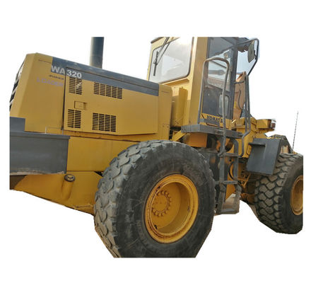 KOMATSU WA320 a employé la terre du chargeur 14000KG de roue déplaçant WA320-3