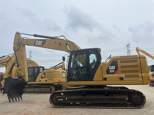 Excavateur CAT 320 d'occasion à 6 cylindres