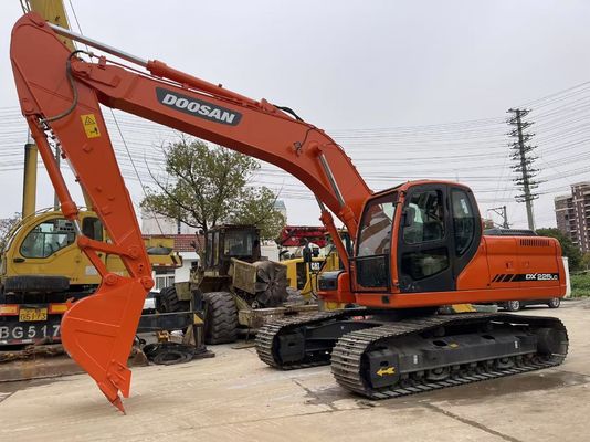Excavateur Doosan DX225 utilisé Excavateur Doosan de taille moyenne
