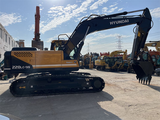 Excavateur Hyundai 220LC-9S d'occasion En excellent état
